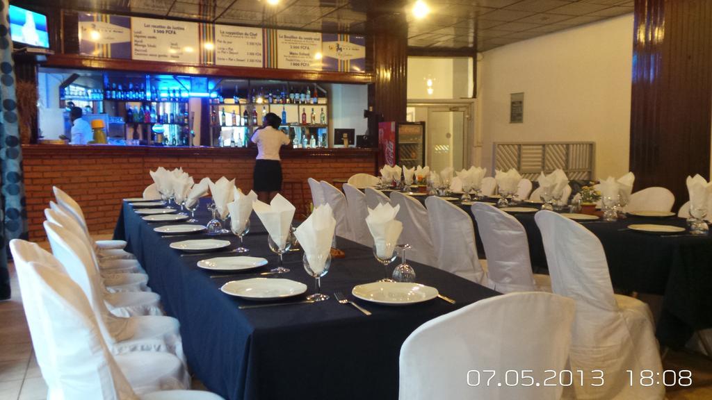 Hotel Beausejour Mirabel Bonaberi Экстерьер фото